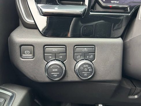 Used 2024 GMC Sierra 1500 Elevation AWD/4WD image 14