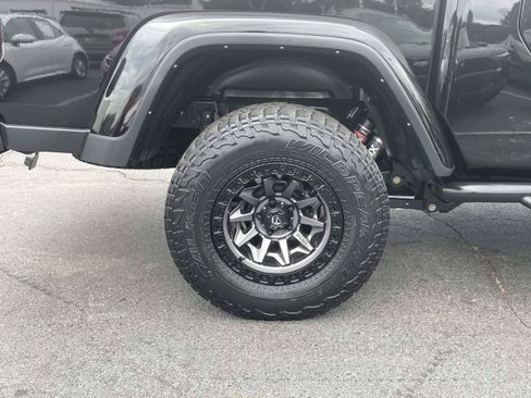 Used 2023 Jeep Gladiator Mojave w/ LED Lighting Group AWD/4WD image 7