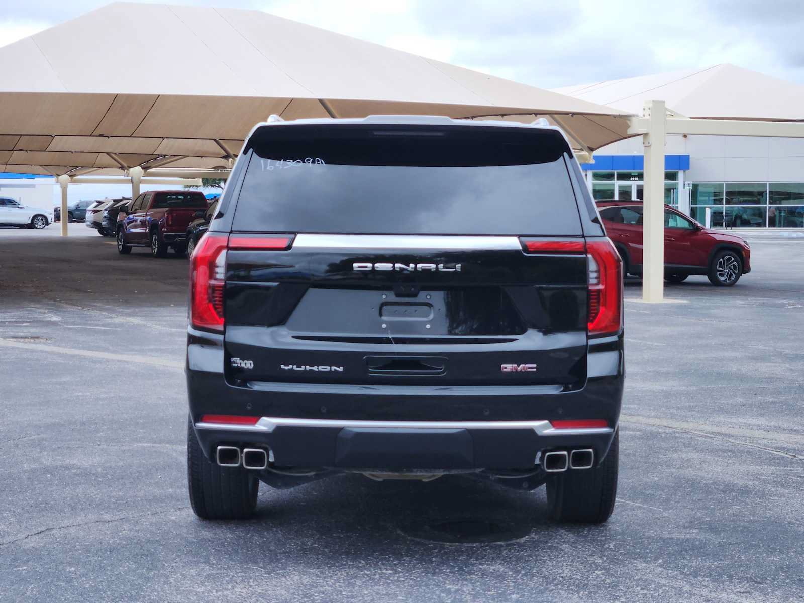 Used 2026 GMC Yukon XL Denali w/ Denali Reserve Package AWD/4WD image 6