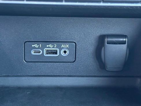 Certified 2023 Nissan Sentra SV FWD image 35