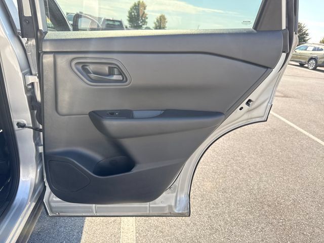 Used 2024 Nissan Rogue S AWD/4WD image 16