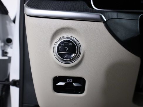 Certified 2026 Mercedes-Benz C 300 4MATIC Sedan image 11