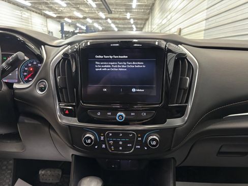Used 2021 Chevrolet Traverse LT image 18