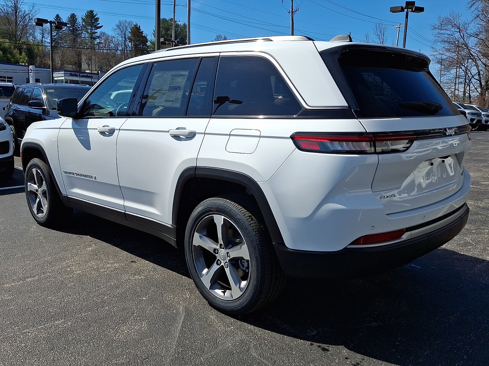 New 2026 Jeep Grand Cherokee Limited w/ Trailer Tow Package AWD/4WD image 4