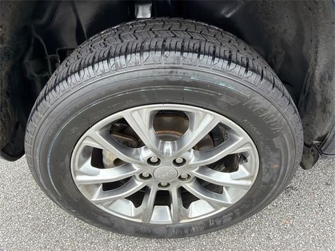 Used 2021 Jeep Cherokee Latitude Lux w/ Comfort/Convenience Group image 17