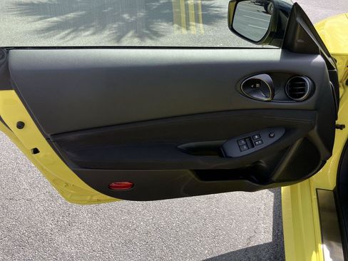 Used 2023 Nissan Z w/ Floor Mat Package RWD image 13