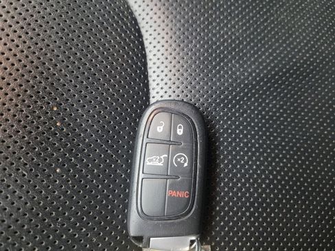 Used 2019 Jeep Cherokee High Altitude AWD/4WD image 32