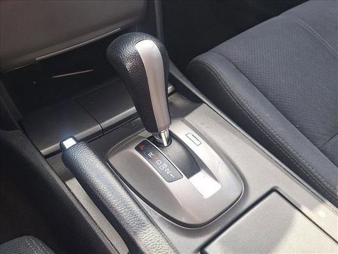 Used 2010 Honda Crosstour EX image 11