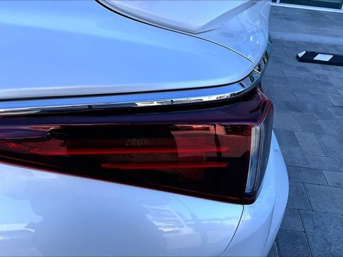 Used 2024 Lexus ES 300h w/ Premium Package FWD image 29