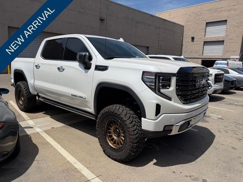 Used 2023 GMC Sierra 1500 Denali Ultimate AWD/4WD image 2