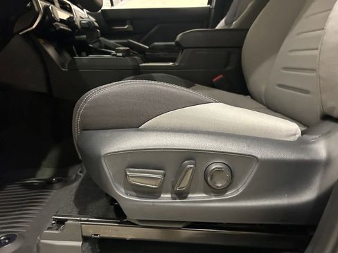 Used 2025 Toyota Tacoma TRD Off-Road image 18