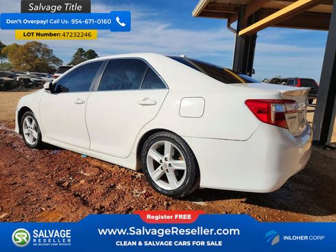 Used 2012 Toyota Camry SE image 3