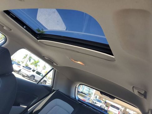 Certified 2023 Hyundai Venue SEL w/ Cargo Package image 27