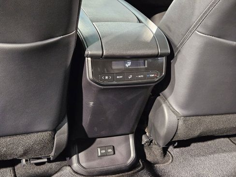 Certified 2025 Toyota Highlander XSE AWD/4WD image 38