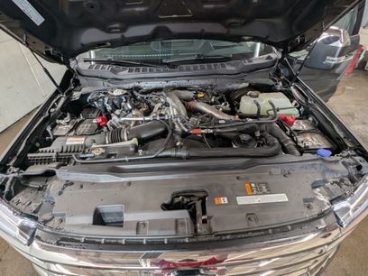 New 2025 Ford F250 Lariat w/ Lariat Ultimate Package