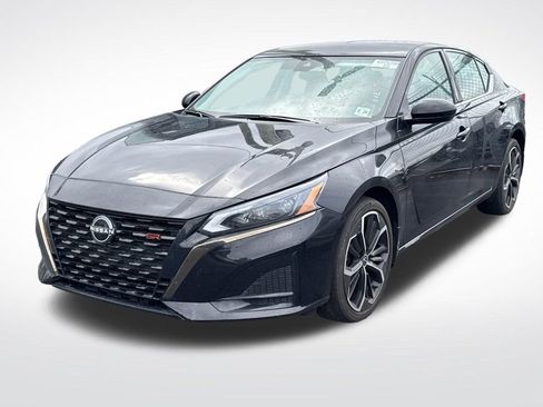 Used 2023 Nissan Altima 2.5 SR AWD/4WD image 6