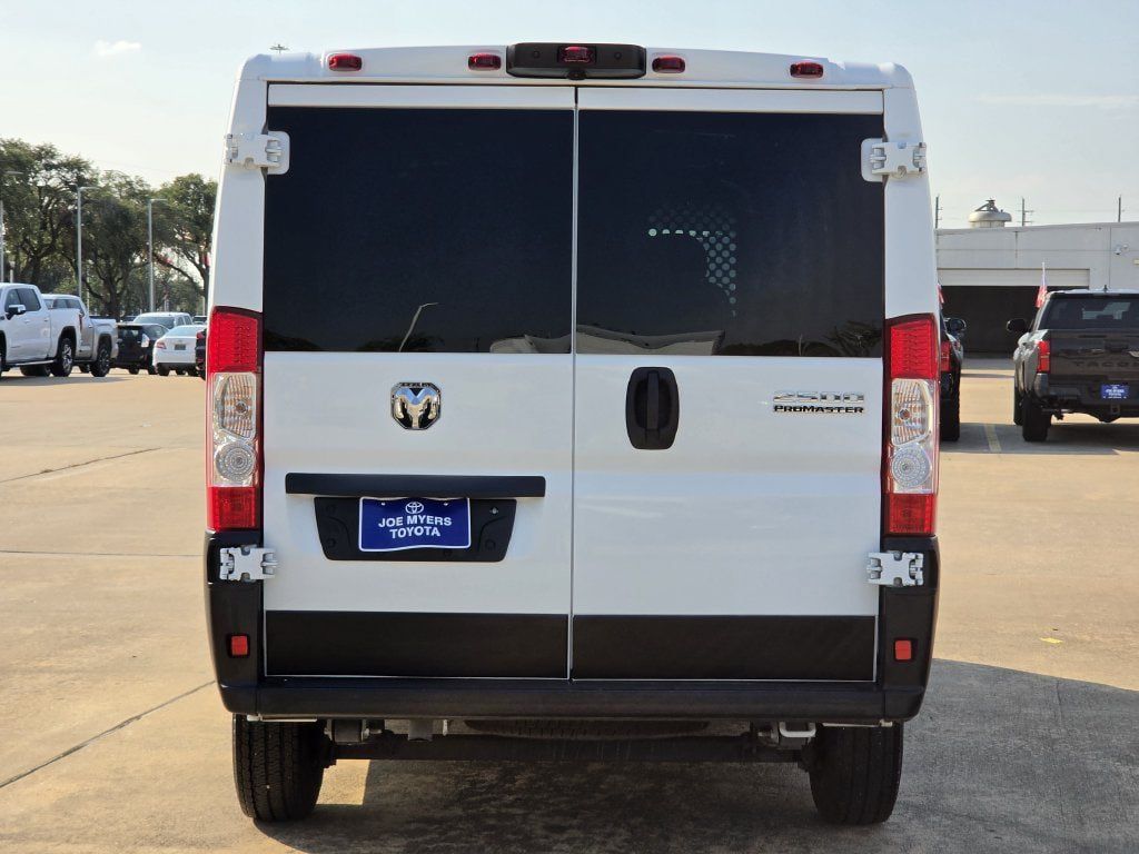 Used 2025 RAM ProMaster 2500 w/ U-Haul Equipment Group FWD image 8