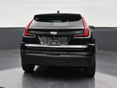 Certified 2024 Cadillac XT4 Luxury w/ Cold Weather Package FWD image 4