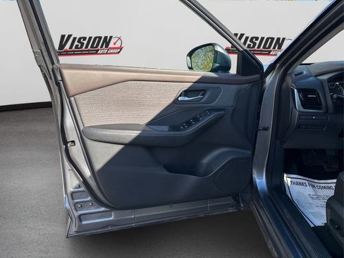 Used 2021 Nissan Rogue SV image 24