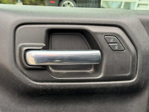 Used 2019 Chevrolet Silverado 1500 Custom w/ Custom Value Package image 24