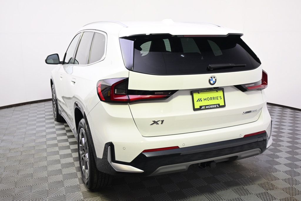 Used 2024 BMW X1 xDrive28i w/ Convenience Package AWD/4WD image 4