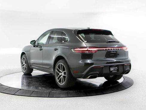 Certified 2023 Porsche Macan AWD/4WD image 3