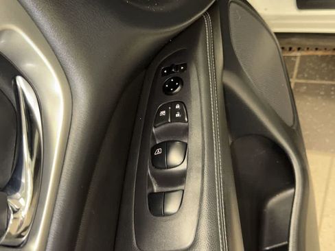 Used 2019 Nissan Pathfinder S AWD/4WD image 23