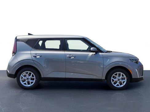 New 2025 Kia Soul S image 6