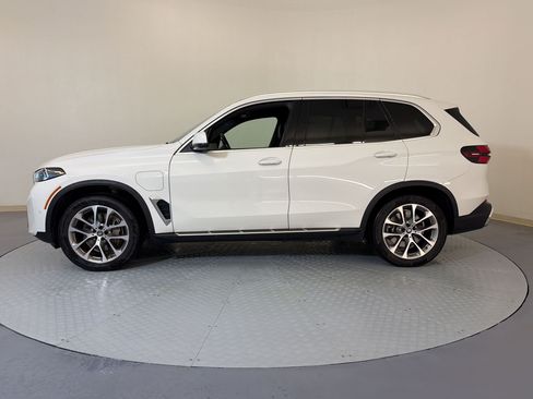 Used 2025 BMW X5 xDrive50e AWD/4WD image 2