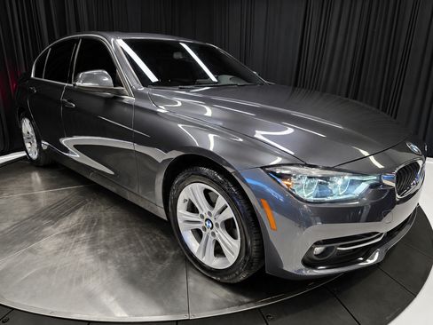 Used 2018 BMW 330i Sedan w/ Convenience Package RWD image 17