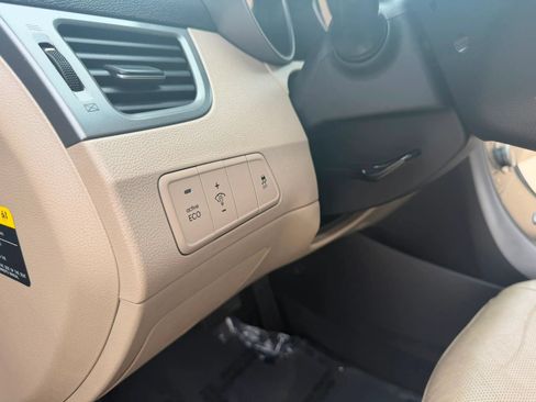 Used 2014 Hyundai Elantra Limited FWD image 11