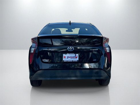 Used 2018 Toyota Prius Two image 6