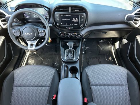 Used 2025 Kia Soul LX image 14