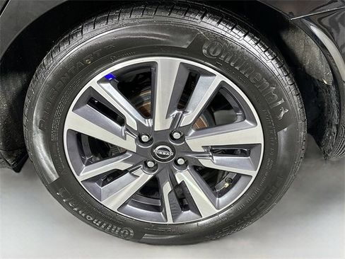 Used 2023 Nissan Versa SV image 28