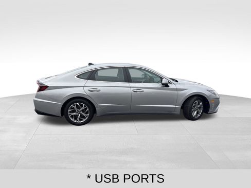 Used 2023 Hyundai Sonata SEL w/ Preferred Accessory Package image 6