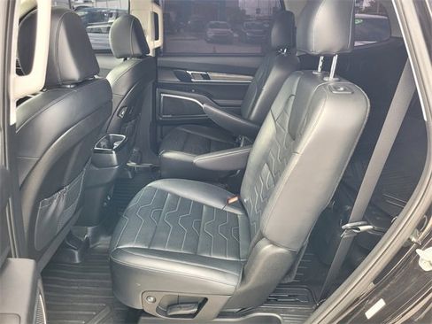 Used 2022 Kia Telluride SX w/ SX Prestige Package image 8