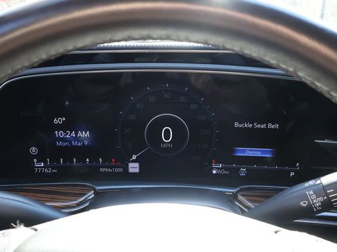 Used 2024 Cadillac Escalade ESV Luxury image 29