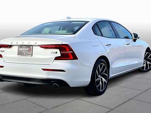 Used 2019 Volvo S60 T6 Momentum image 12