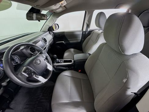 Certified 2019 Toyota Tacoma SR5 image 6