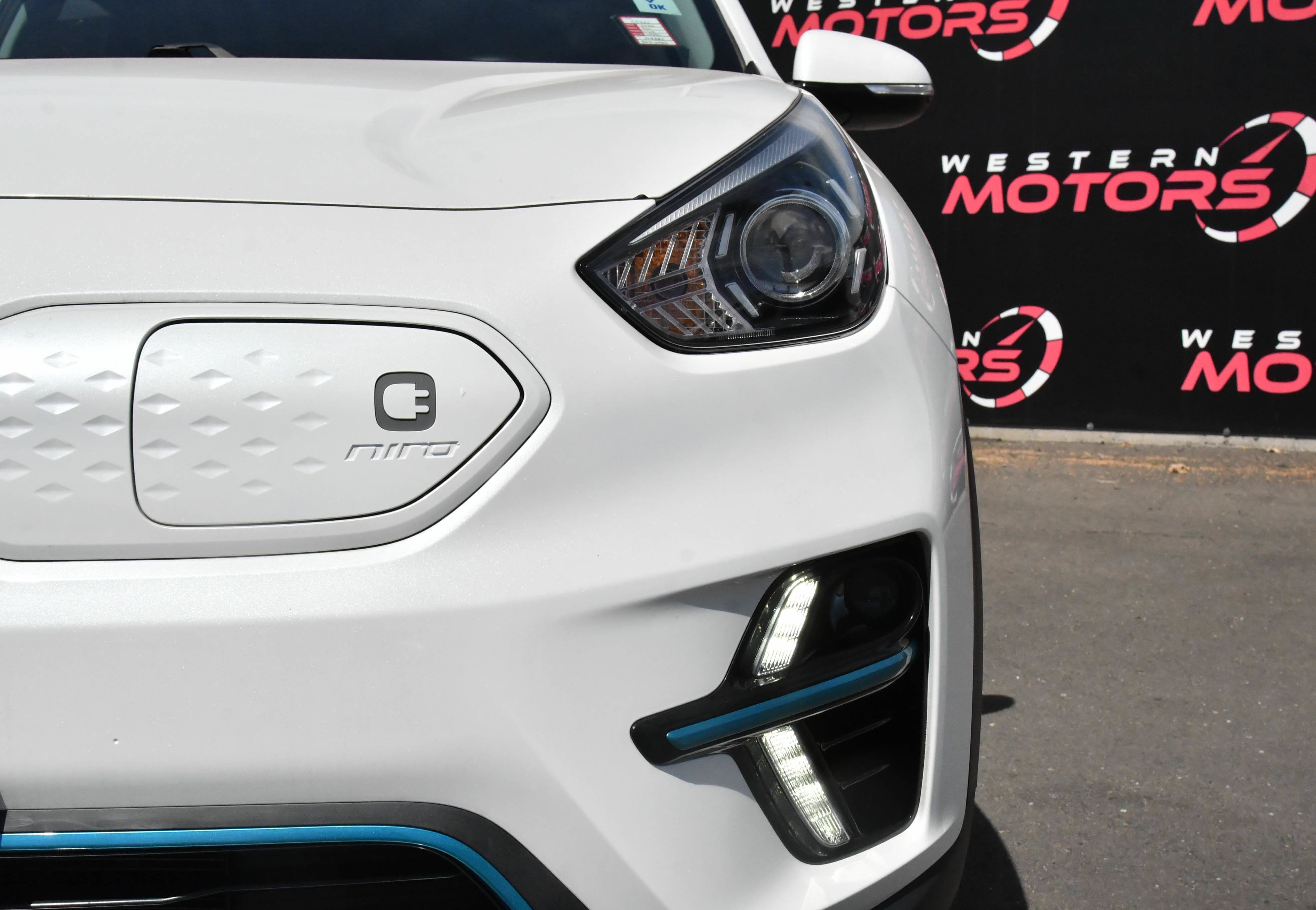Used 2022 Kia Niro EX FWD image 11