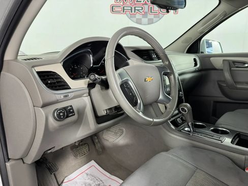 Used 2017 Chevrolet Traverse LT w/ Style and Technology Package AWD/4WD image 10