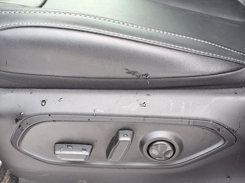 Used 2025 Jeep Grand Cherokee Limited image 5