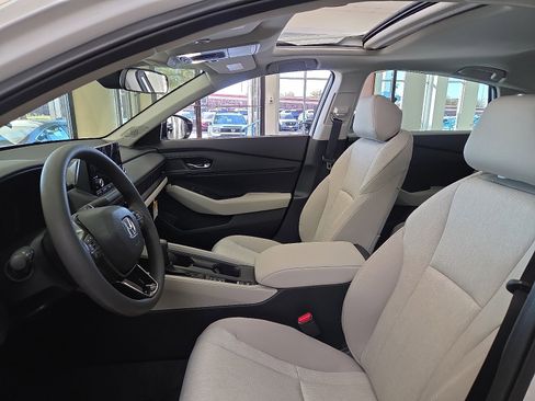 New 2025 Honda Accord SE image 9