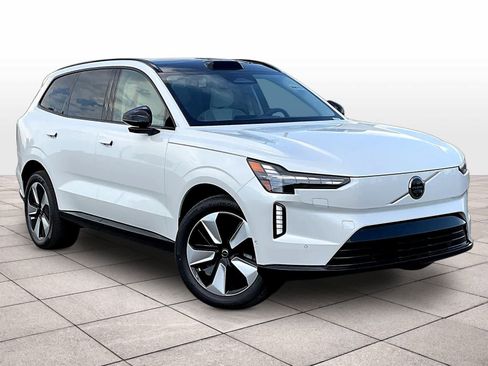 New 2025 Volvo EX90 Plus image 2