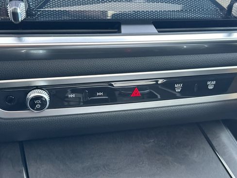 New 2026 BMW X5 xDrive50e w/ M Sport Package image 18