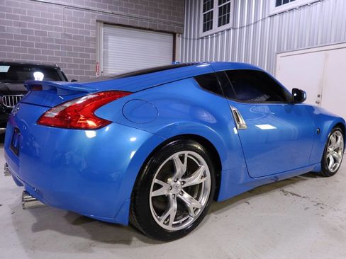 Used 2009 Nissan 370Z Touring w/ Sport Pkg image 6