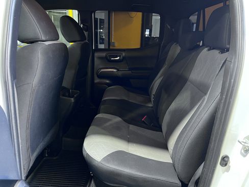 Used 2023 Toyota Tacoma TRD Off-Road image 18