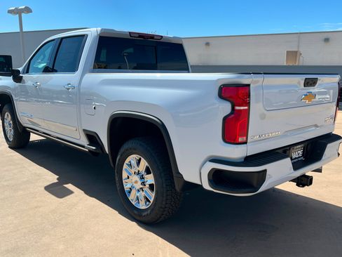 New 2026 Chevrolet Silverado 3500 High Country w/ High Country Premium Package AWD/4WD image 3