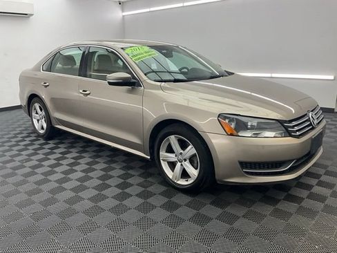 Used 2015 Volkswagen Passat 1.8T SE FWD image 3