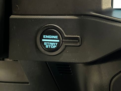 Used 2024 Ford Bronco Badlands image 39